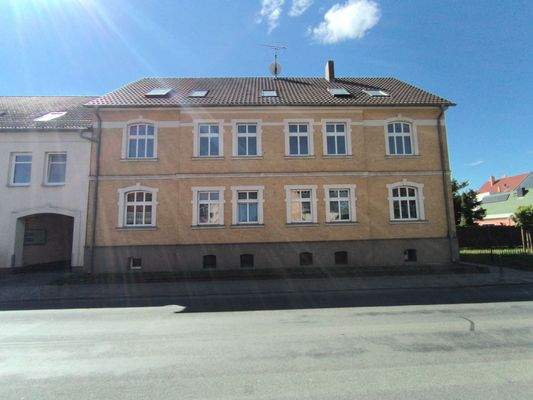 2 Gebäudeansicht Altbau Straßenansicht.jpg