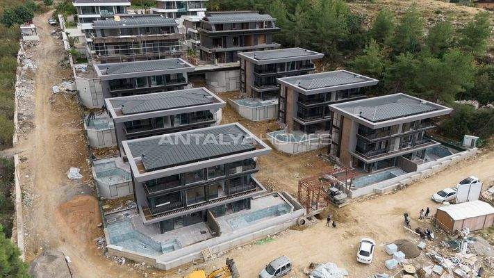 New Triplex Houses with Private Pool in Alanya