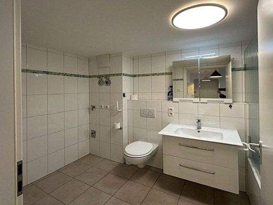 Badezimmer mit Waschmaschinenanschluss