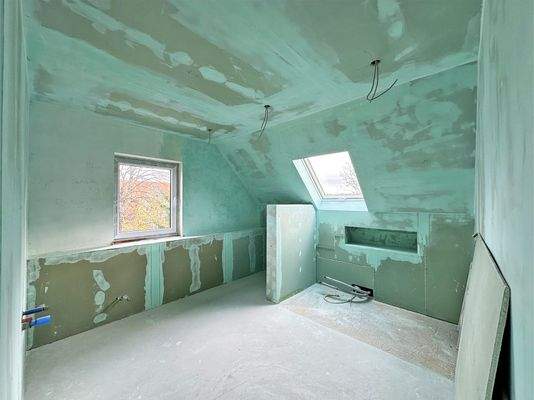 Badezimmer im Obergeschoss - Anschlüsse für Sanitär und Elektrik vorbereitet