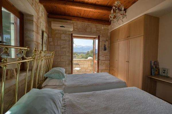 Kreta, Vamos: Möblierte Steinvilla mit Panoramablick auf Meer und Berge zu verkaufen