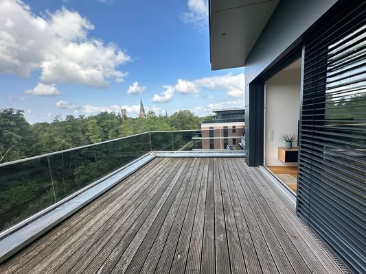 Dachterrasse mit Lüneburgs Wahrzeichen