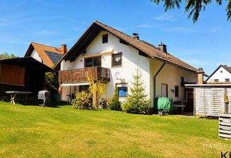 Haus mit Garten Rückseite