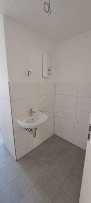 Tageslichtbad mit Badewanne und WC II.jpg