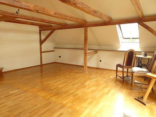 Alte Schmiede gr. Schlafzimmer DG