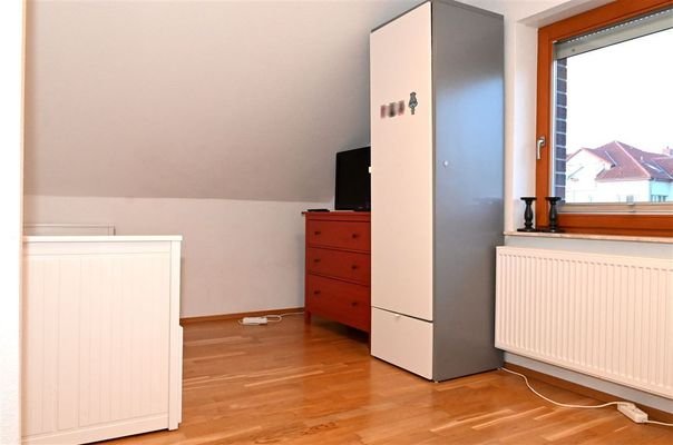 Schlafzimmer 6
