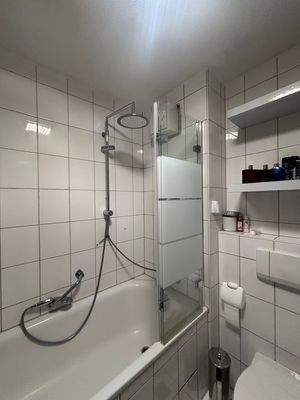 Modernes Badezimmer