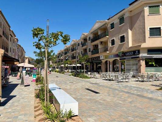 Rio Nalon shops, bars and restaurants