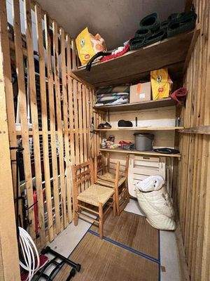 Kellerraum mit Stromanschluss