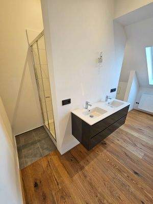 Badbereich im Elternschlafzimmer