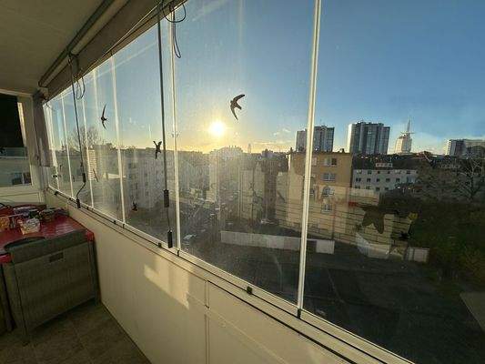 Blick vom verglasten Balkon