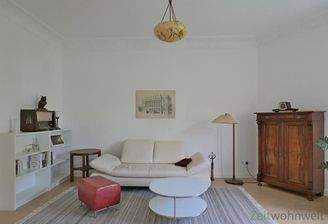 moderne und historische Möbel