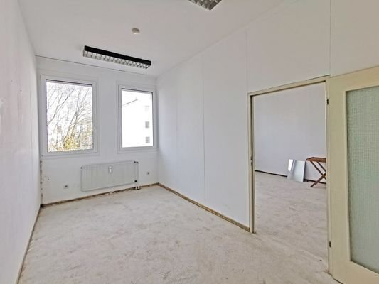Zimmer 2 mit Verbindungstüre