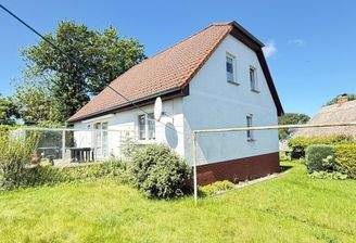 Außenansicht mit Terrasse