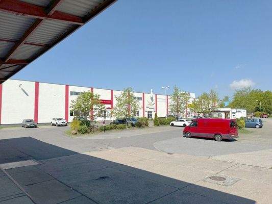 Gewerbehalle Ostseite