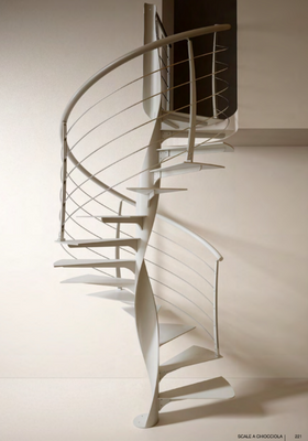 Designer Spindeltreppe zur Galerie