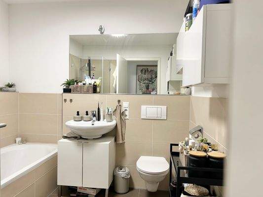 Badezimmer Ansicht 1