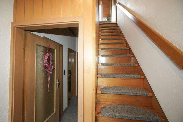 Treppenhaus zur Wohnung im Dachgeschoss