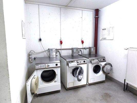 Münzwaschmaschinenraum