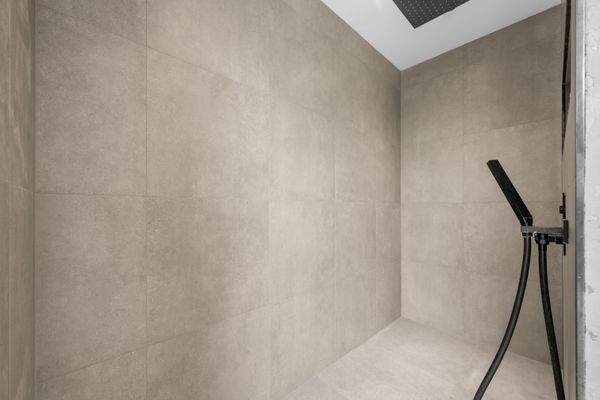 Bad 2 - 1. OG - Villa