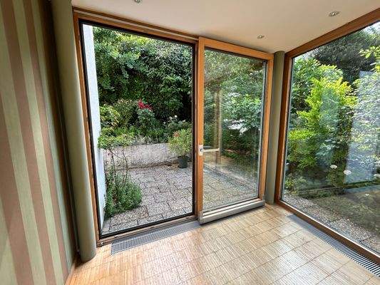 Wintergarten mit Terrassenzugang