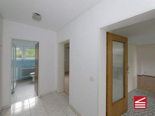 Flur ELW GG Bad, Küche u. Zugang zur Hauptwohnung