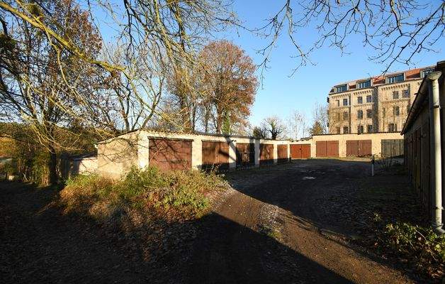 Garage auf Pachtland optional