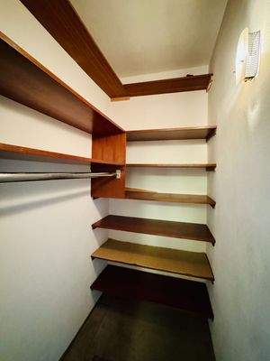 Abstellraum zwischen Schlafzimmer und Kinderzimmer