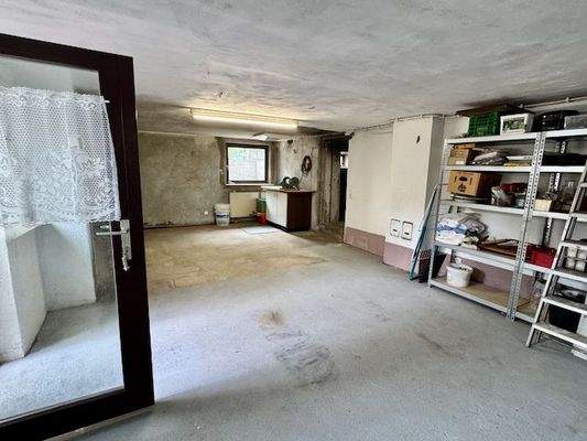 KG | Raum Anbau mit Tür