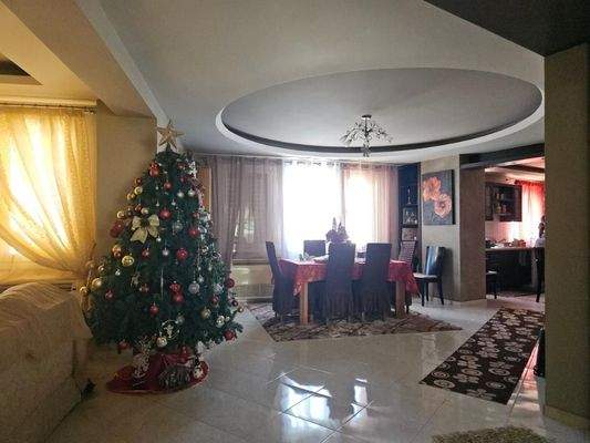 Kreta, Neapoli: Geräumige Wohnung zu verkaufen