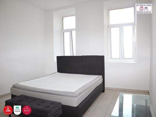 Blick von der Eingangstür Richtung Fenster