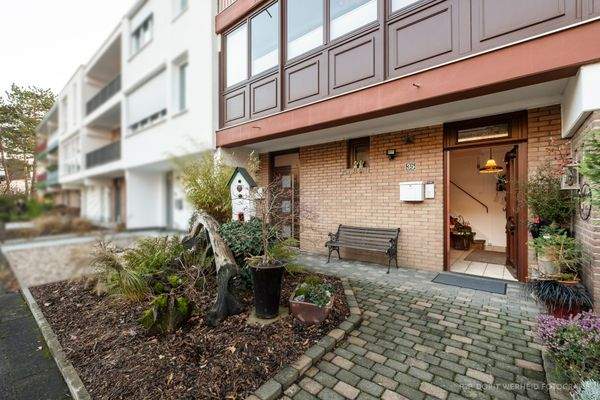 Zugänge Haupthaus und Apartment