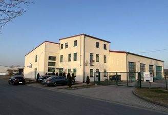 Sozial-und Werkstattgebäude Westansicht