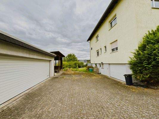 Hof / Garagen / Carport