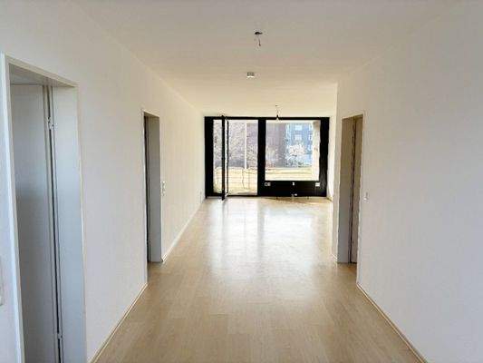 Essbereich - Blick zum Wohnzimmer