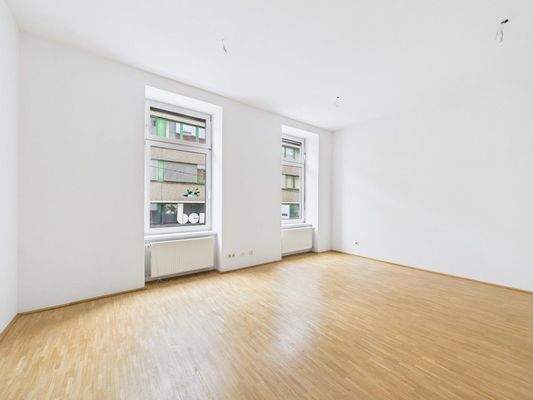 CAM04191G0-PR0046-STILL003