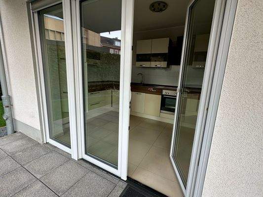 Ausgang vom Wohnzimmer oder Küche