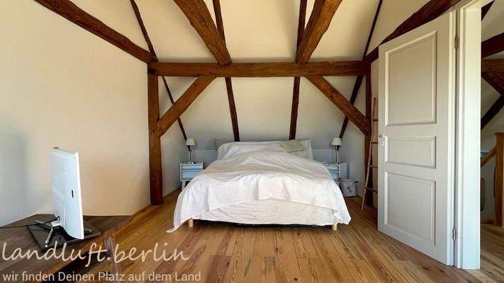 Schlafzimmer im DG.jpg