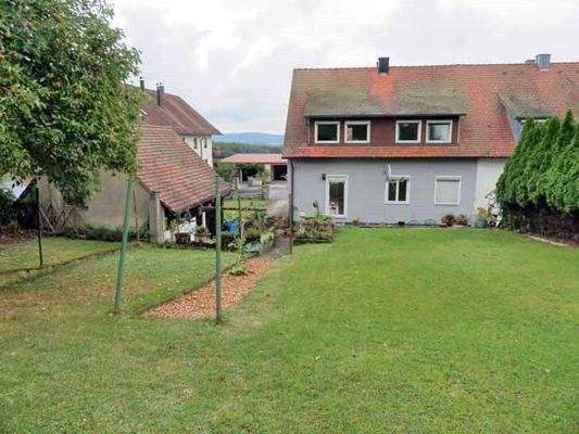 Garten mit Außenansicht