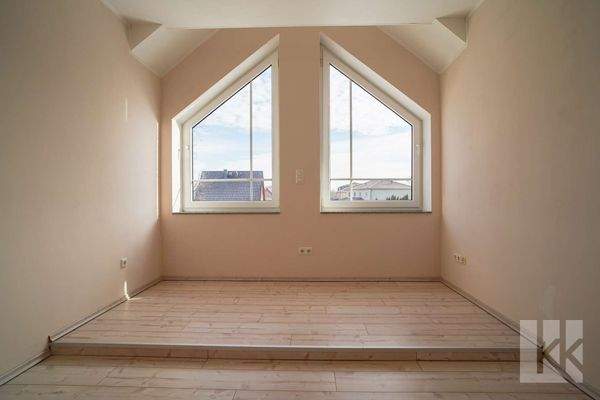 ...helles Arbeitszimmer