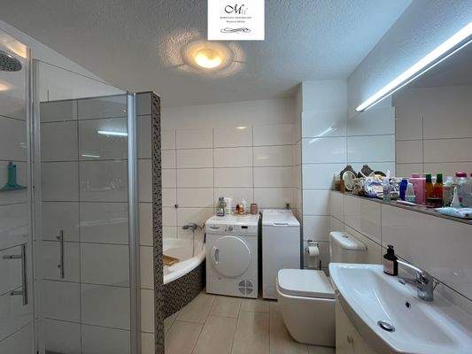 1.OG-2,5 Zi-Whg Badezimmer