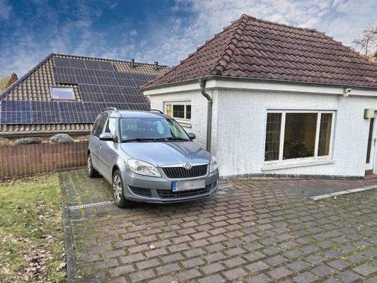 eigener PKW-Außenstellplatz