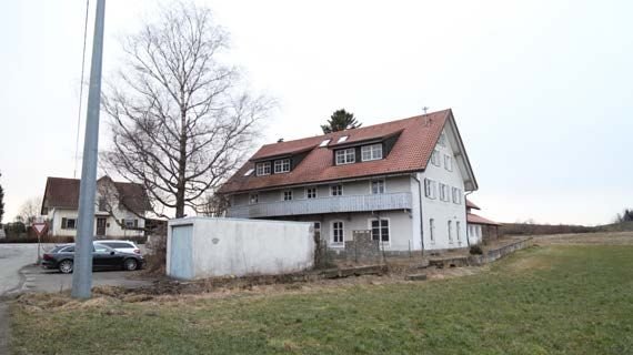 Ansprechendes Mehrfamilienhaus mit 8 Wohnungen und eigenem Spielplatz