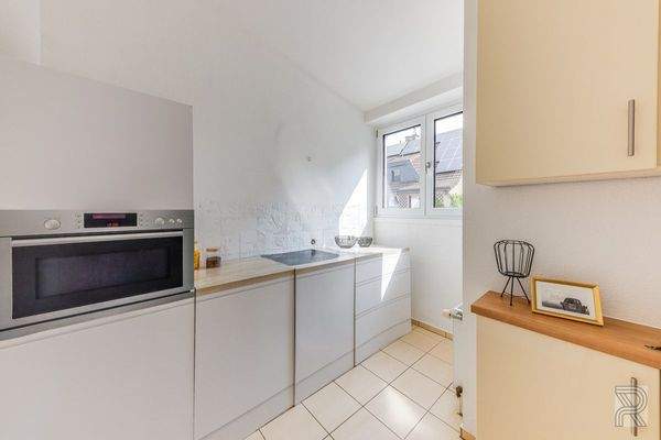 Helle & funktionale Küche 