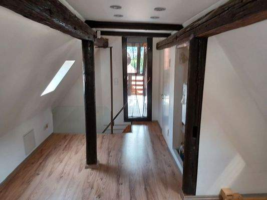 DG Blick Treppe und Loggia