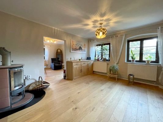 Zimmer EG mit Kamin