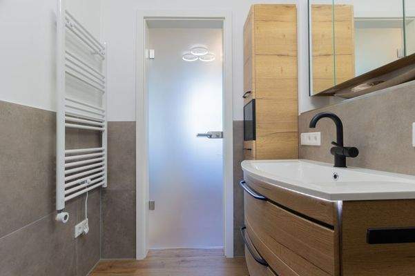 Hochwertige Einbauten im Badezimmer 