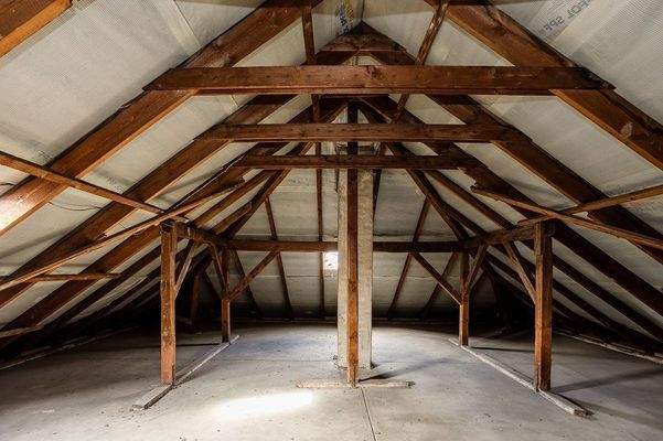 Unausgebauter Dachboden