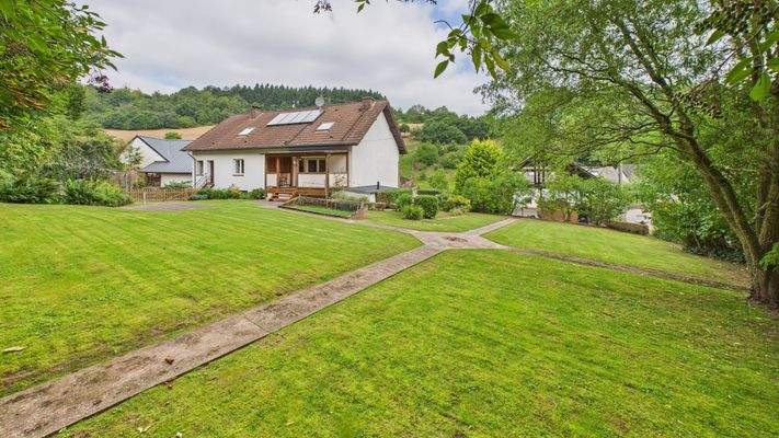 CAM01984G0-PR0510-STILL001