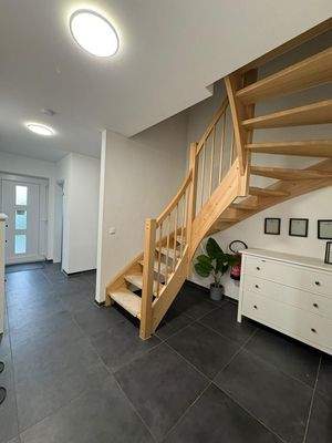 Der großzügige Treppenaufgang